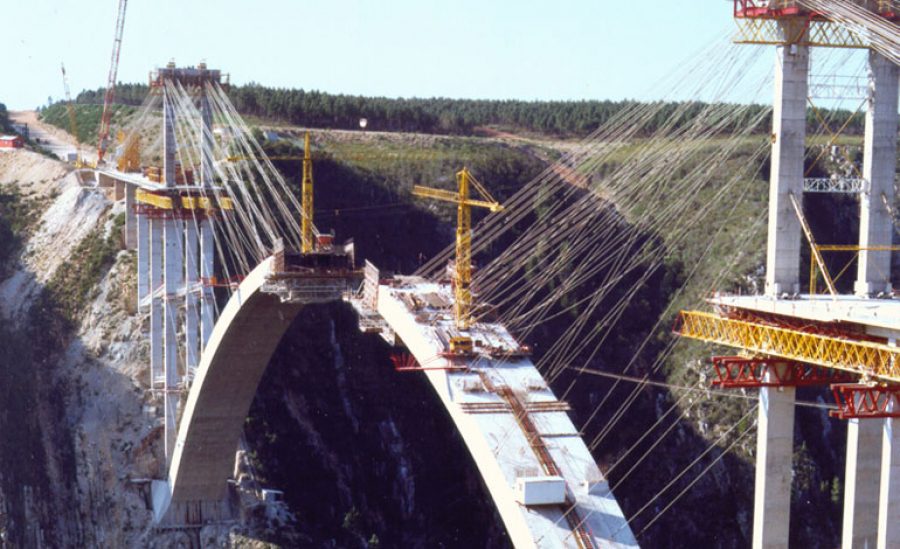 Construction of the Bloukrans Bridge, South Africa